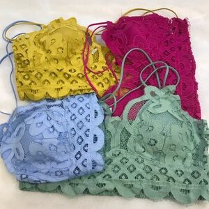 Zenana Outfitters bralette 2X (4) bundle